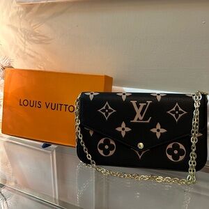 LV purse